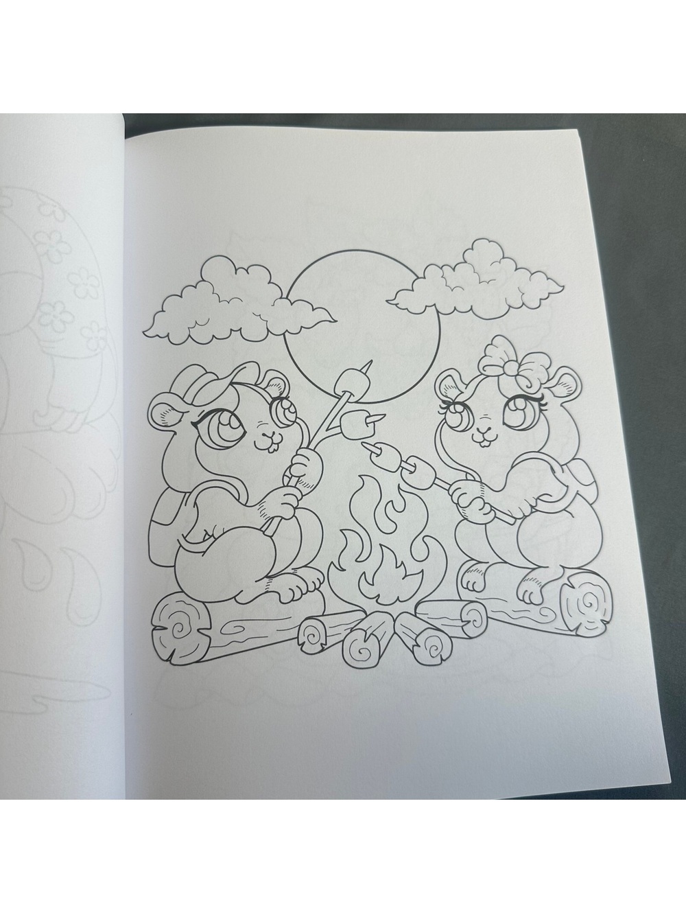 50 Vacation Miniarures Coloring Book - Picture 3 of 9